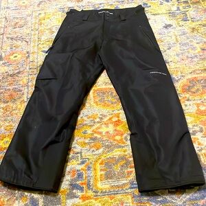 GUC Obermeyer men’s ski pants. Size M short
